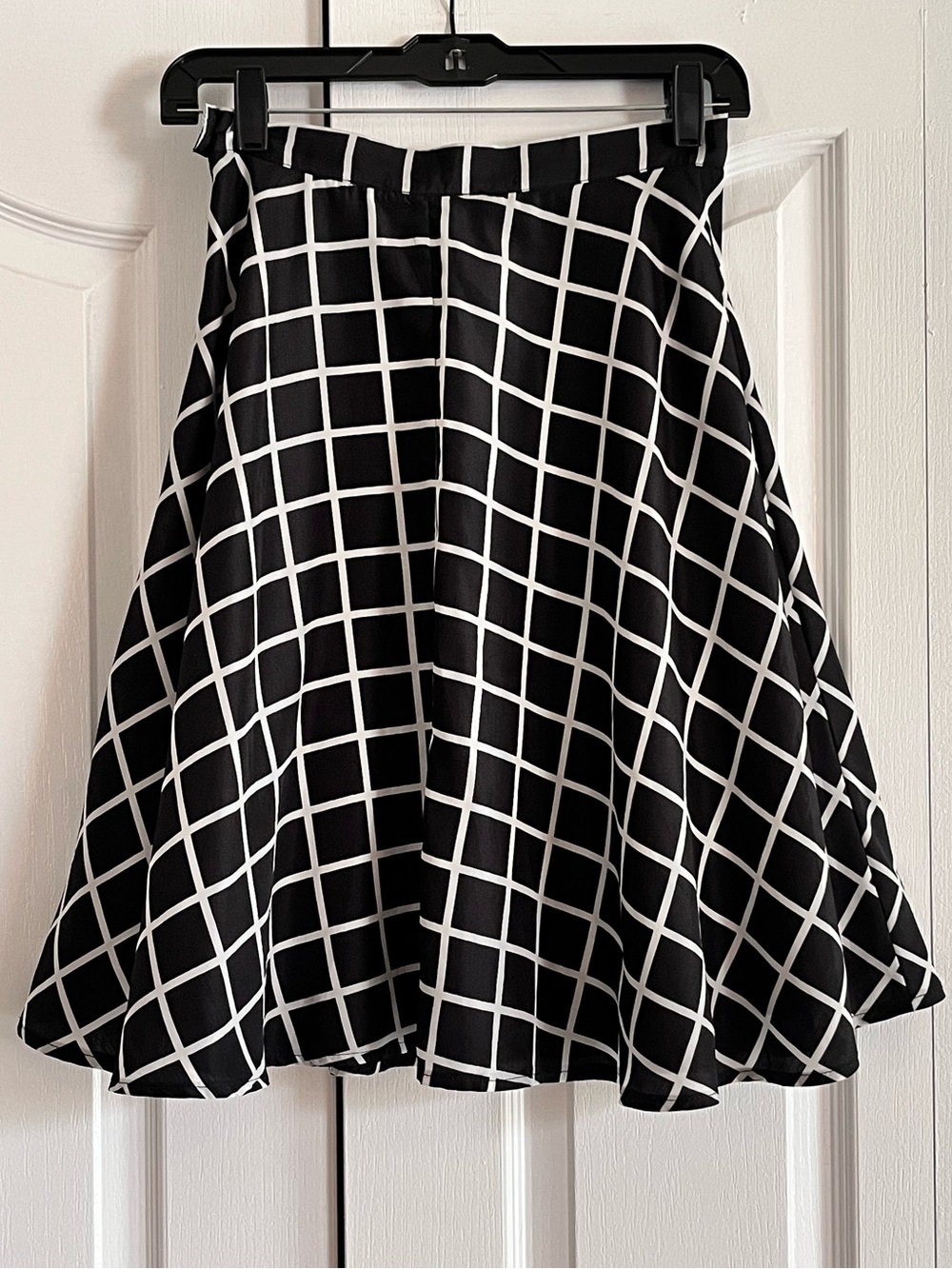 Forever 21 black and white lined skirt grid pattern S - Picture 2 of 4